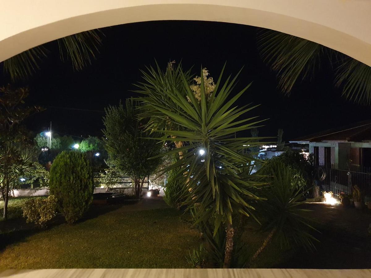 Hotel Pefko Neos Marmaras Esterno foto