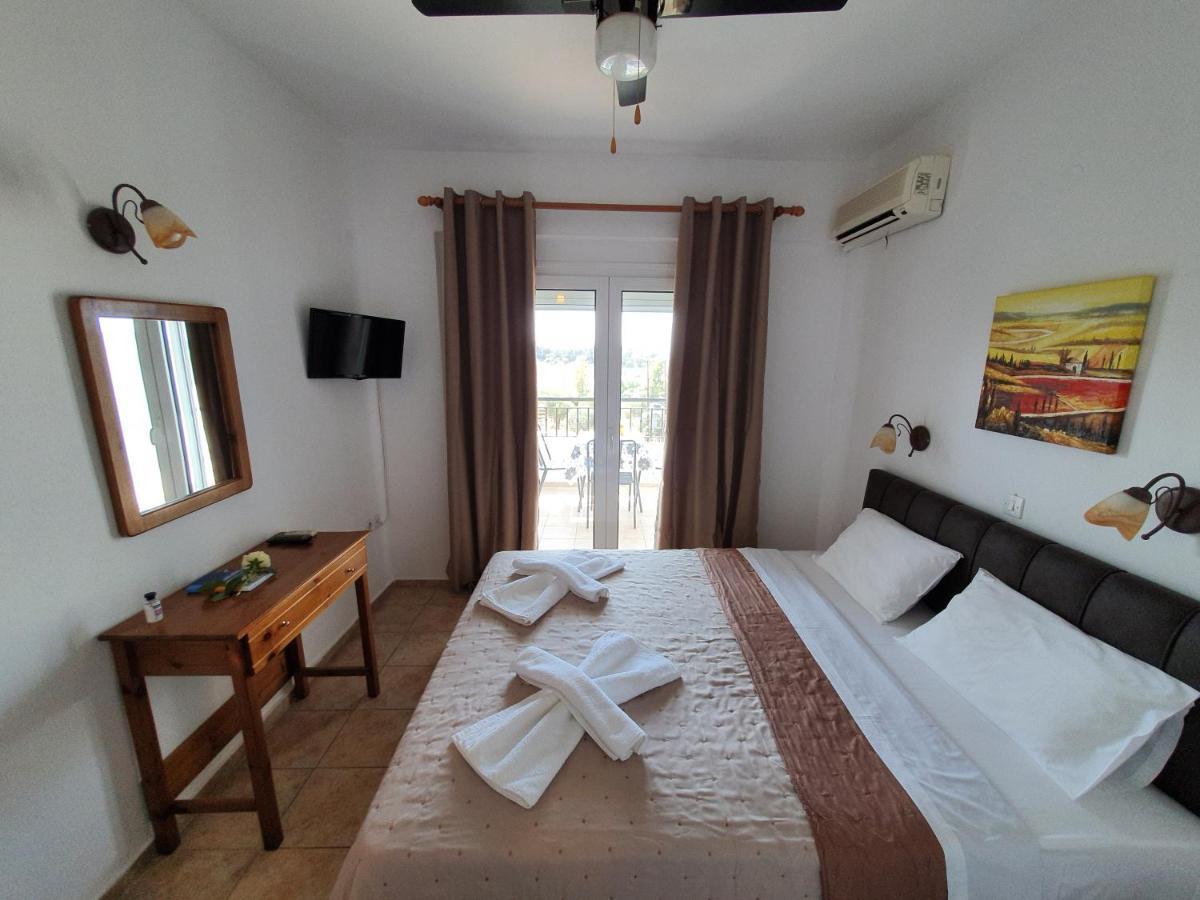 Hotel Pefko Neos Marmaras Esterno foto